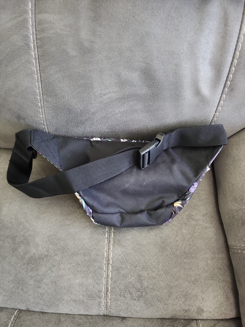 Neff NWT Tropical Duck Floral Fanny Pack Belt Bag Waist Pack - Picture 3 of 4